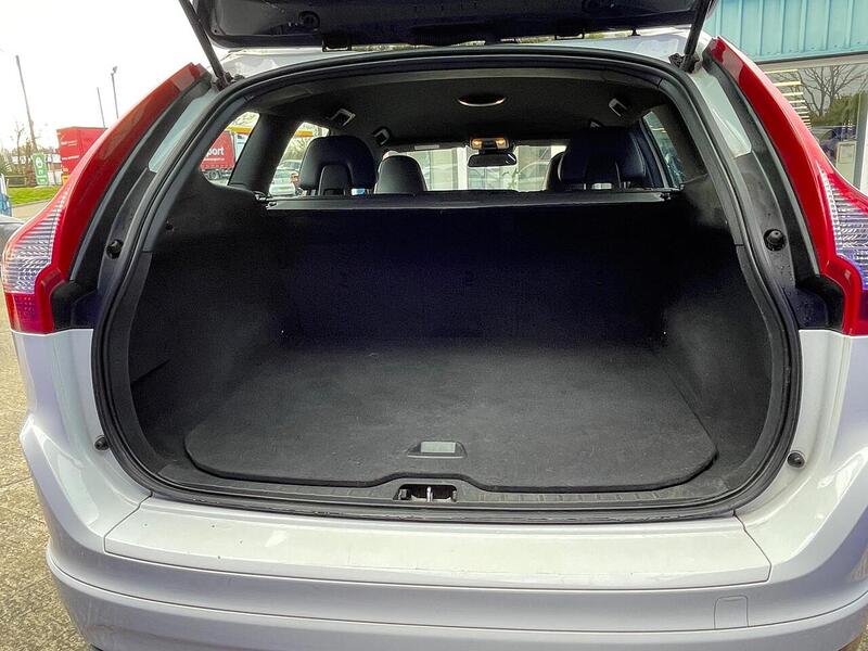 Volvo XC60 XC60 2.4 D5 R-Design Nav Auto AWD Euro 6 (s/s) 5dr - U7139