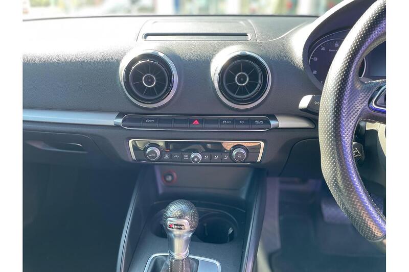 Audi A3 A3 1.8 TFSI S line S Tronic Euro 5 (s/s) 3dr - U7167