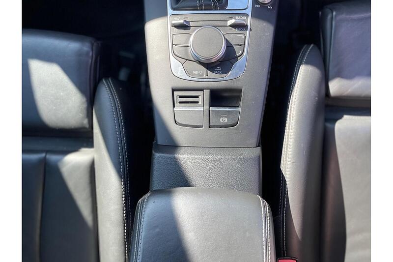 Audi A3 A3 1.8 TFSI S line S Tronic Euro 5 (s/s) 3dr - U7167