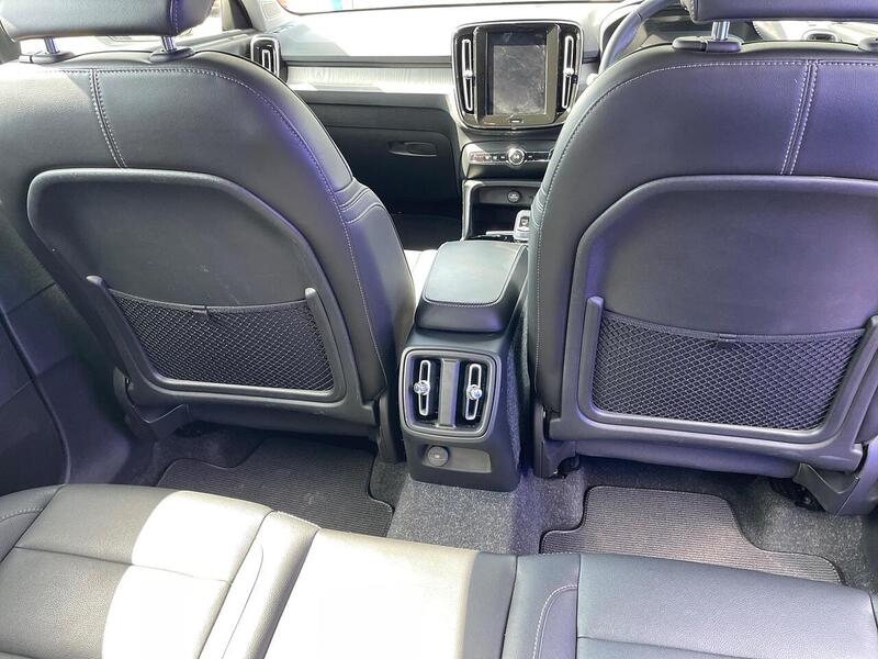 Volvo XC40 2.0 B4 MHEV Inscription SUV 5dr Petrol Hybrid Auto AWD Euro 6 (s/s) (197 ps) - U7174