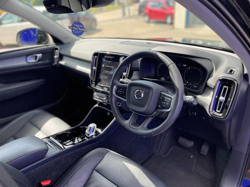 Volvo XC40 2.0 B4 MHEV Inscription SUV 5dr Petrol Hybrid Auto AWD Euro 6 (s/s) (197 ps) - U7174