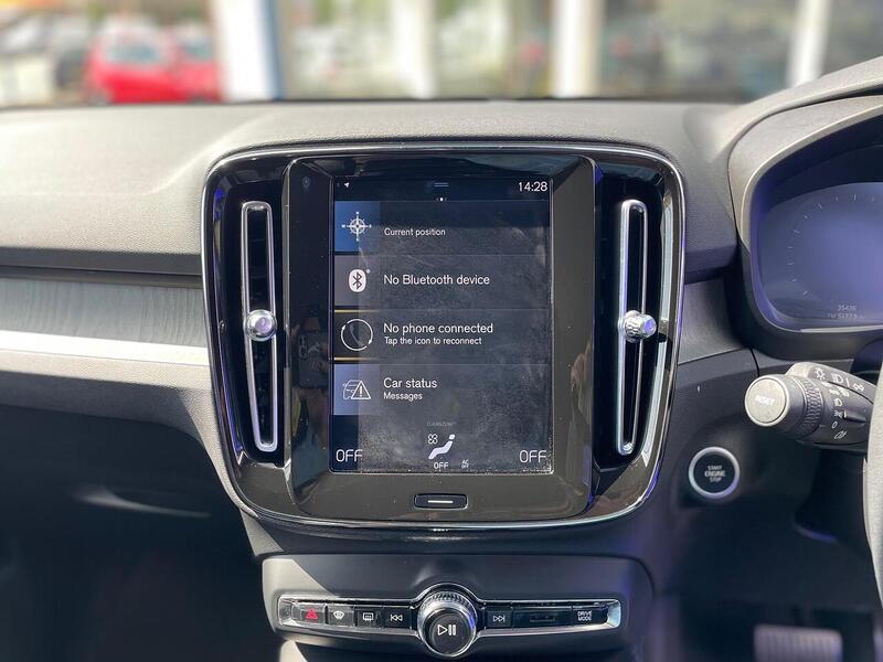 Volvo XC40 2.0 B4 MHEV Inscription SUV 5dr Petrol Hybrid Auto AWD Euro 6 (s/s) (197 ps) - U7174