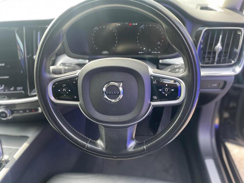 Volvo V60 2.0 B5 MHEV Momentum Estate 5dr Petrol Hybrid Auto Euro 6 (s/s) (250 ps) - U7175