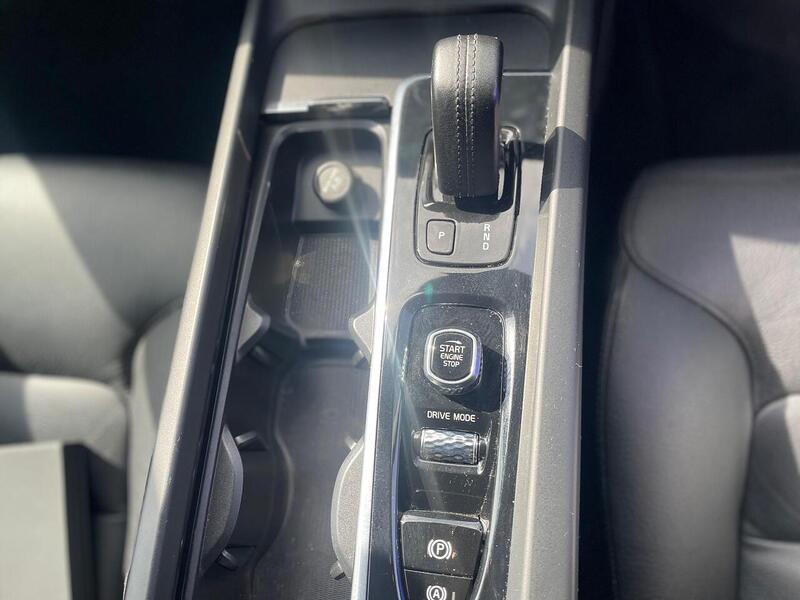 Volvo V60 2.0 B5 MHEV Momentum Estate 5dr Petrol Hybrid Auto Euro 6 (s/s) (250 ps) - U7175