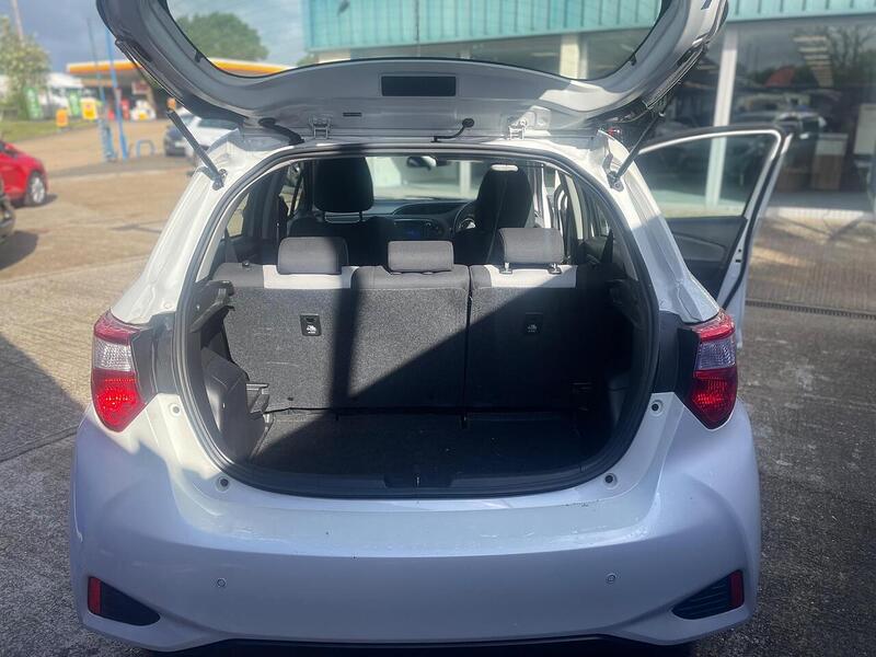 Toyota Yaris 1.5 VVT-i Icon Tech Hatchback 5dr Petrol CVT Euro 6 (111 ps) - U7191