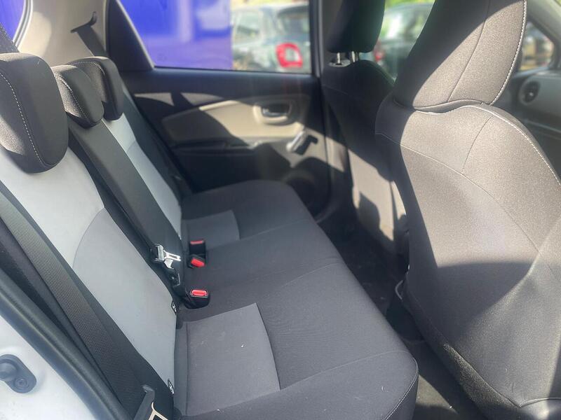 Toyota Yaris 1.5 VVT-i Icon Tech Hatchback 5dr Petrol CVT Euro 6 (111 ps) - U7191