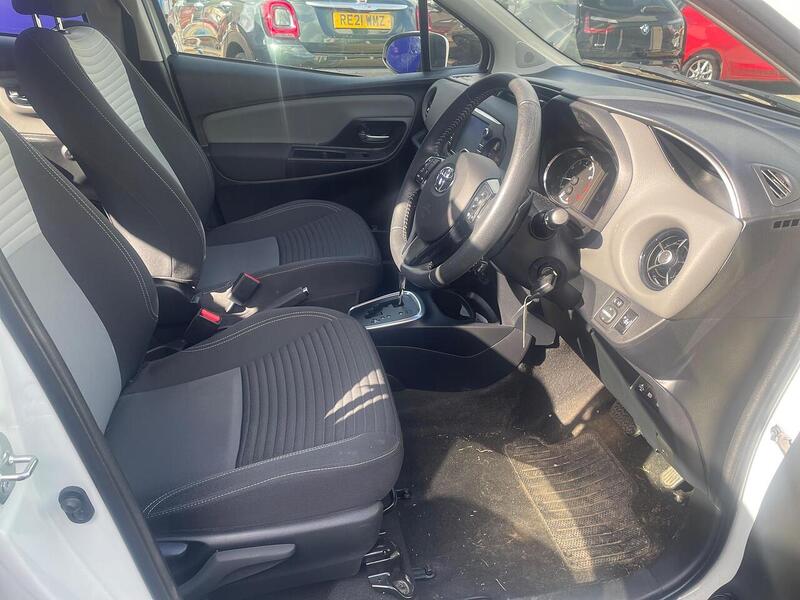 Toyota Yaris 1.5 VVT-i Icon Tech Hatchback 5dr Petrol CVT Euro 6 (111 ps) - U7191
