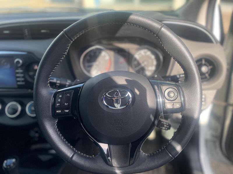 Toyota Yaris 1.5 VVT-i Icon Tech Hatchback 5dr Petrol CVT Euro 6 (111 ps) - U7191