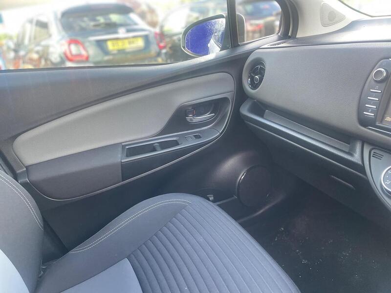 Toyota Yaris 1.5 VVT-i Icon Tech Hatchback 5dr Petrol CVT Euro 6 (111 ps) - U7191