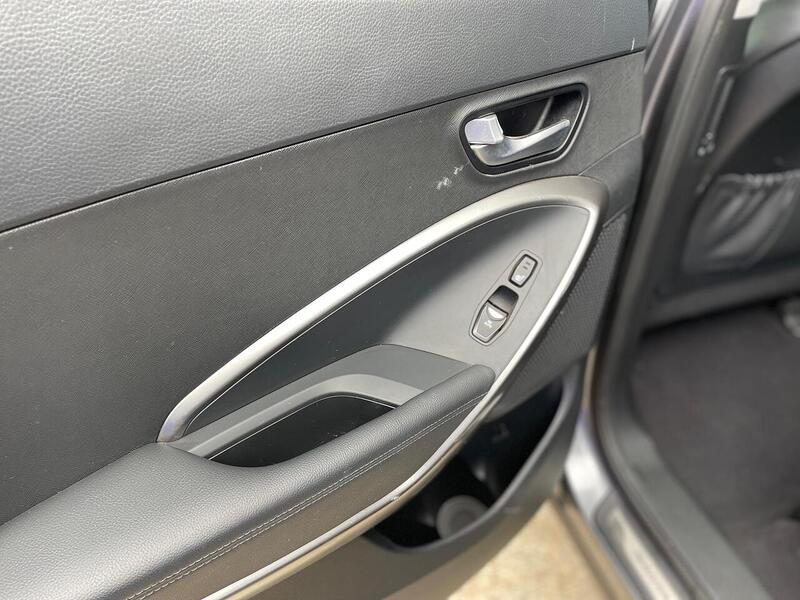 Hyundai Santa Fe 2.2 CRDi Blue Drive Premium SUV 5dr Diesel Manual 4WD Euro 6 (s/s) (200 ps) - U7195