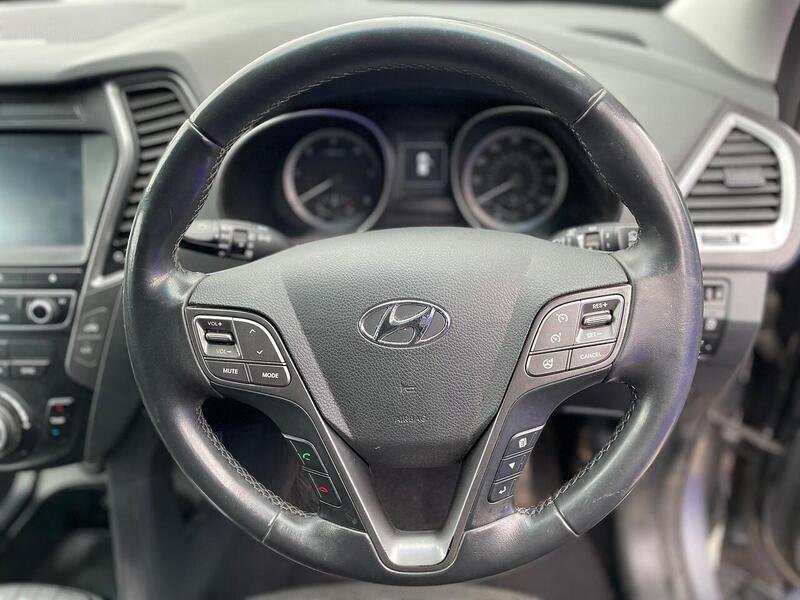 Hyundai Santa Fe 2.2 CRDi Blue Drive Premium SUV 5dr Diesel Manual 4WD Euro 6 (s/s) (200 ps) - U7195