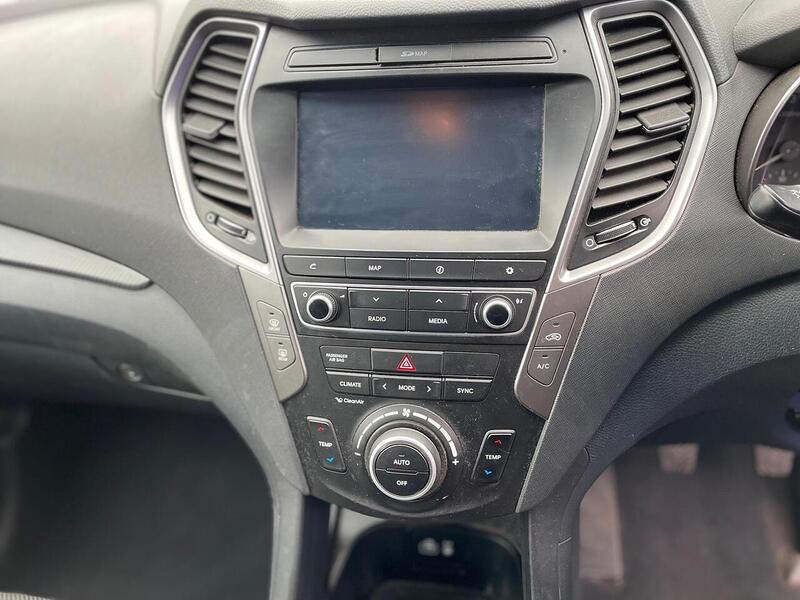 Hyundai Santa Fe 2.2 CRDi Blue Drive Premium SUV 5dr Diesel Manual 4WD Euro 6 (s/s) (200 ps) - U7195