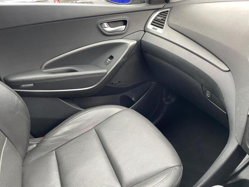 Hyundai Santa Fe 2.2 CRDi Blue Drive Premium SUV 5dr Diesel Manual 4WD Euro 6 (s/s) (200 ps) - U7195