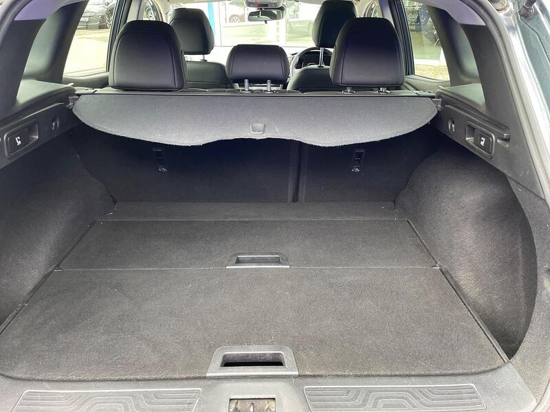 Renault Kadjar 1.3 TCe Iconic SUV 5dr Petrol Manual Euro 6 (s/s) (140 ps) - U7213