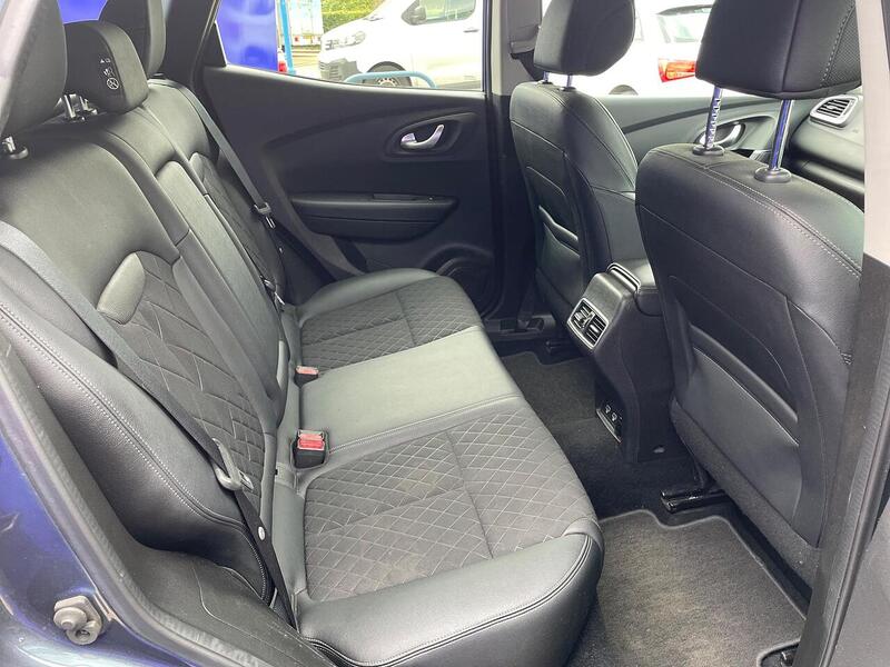 Renault Kadjar 1.3 TCe Iconic SUV 5dr Petrol Manual Euro 6 (s/s) (140 ps) - U7213