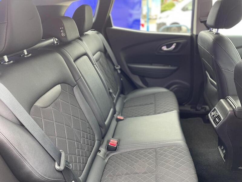 Renault Kadjar 1.3 TCe Iconic SUV 5dr Petrol Manual Euro 6 (s/s) (140 ps) - U7213