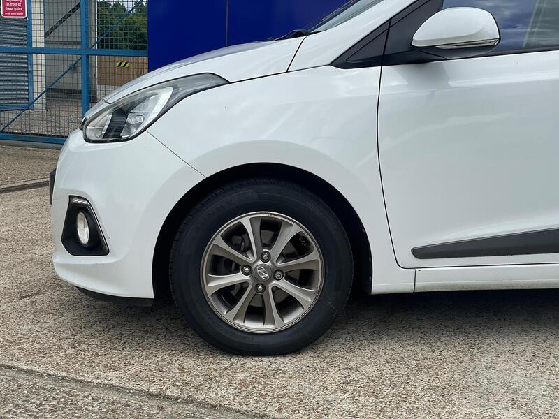 Hyundai i10 1.2 Premium Auto Euro 6 5dr - U7220