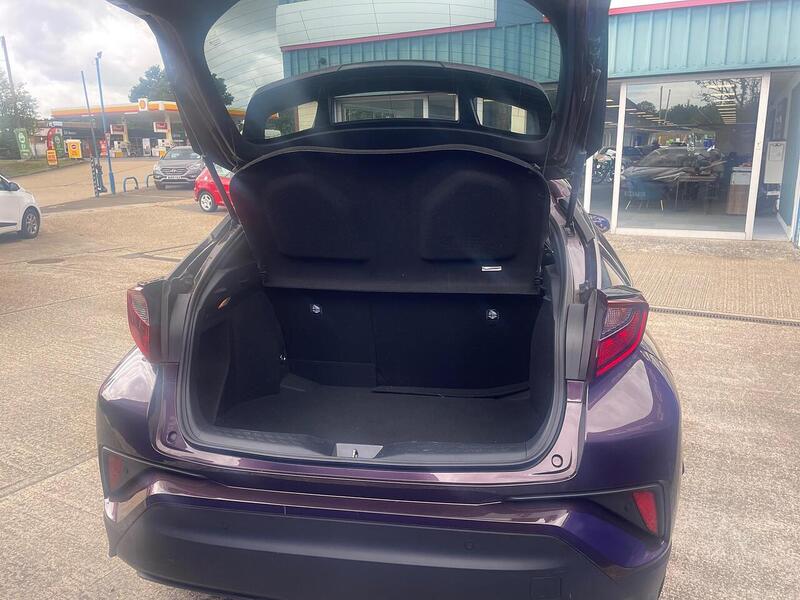 Toyota C-HR 1.8 VVT-h GPF Design SUV 5dr Petrol Hybrid CVT Euro 6 (s/s) (122 ps) - U7226