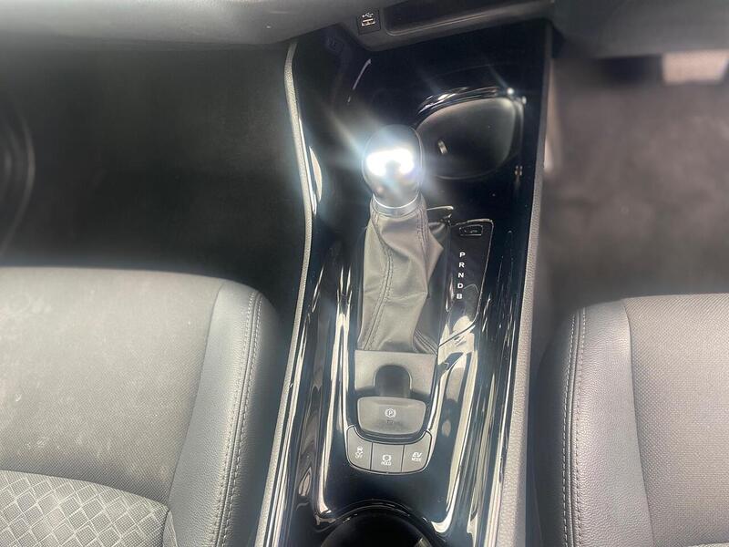 Toyota C-HR 1.8 VVT-h GPF Design SUV 5dr Petrol Hybrid CVT Euro 6 (s/s) (122 ps) - U7226