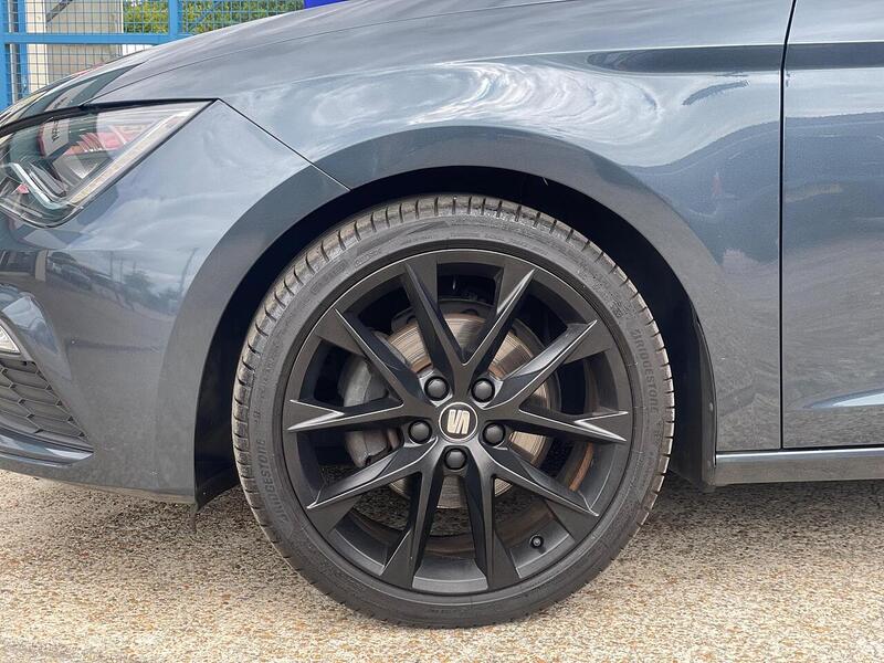 SEAT Leon 1.5 TSI EVO FR Black Edition Hatchback 5dr Petrol Manual Euro 6 (s/s) (150 ps) - U7229