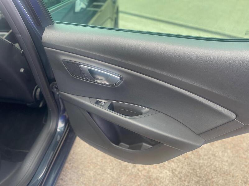 SEAT Leon 1.5 TSI EVO FR Black Edition Hatchback 5dr Petrol Manual Euro 6 (s/s) (150 ps) - U7229
