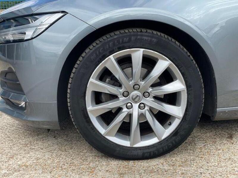 Volvo S90 2.0 T4 Momentum Plus Saloon 4dr Petrol Auto Euro 6 (s/s) (190 ps) - U7239