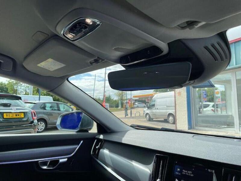 Volvo S90 2.0 T4 Momentum Plus Saloon 4dr Petrol Auto Euro 6 (s/s) (190 ps) - U7239