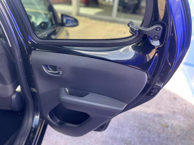 Citroen C1 1.2 PureTech Flair Edition Hatchback 5dr Petrol Manual Euro 6 (82 ps) - U7241