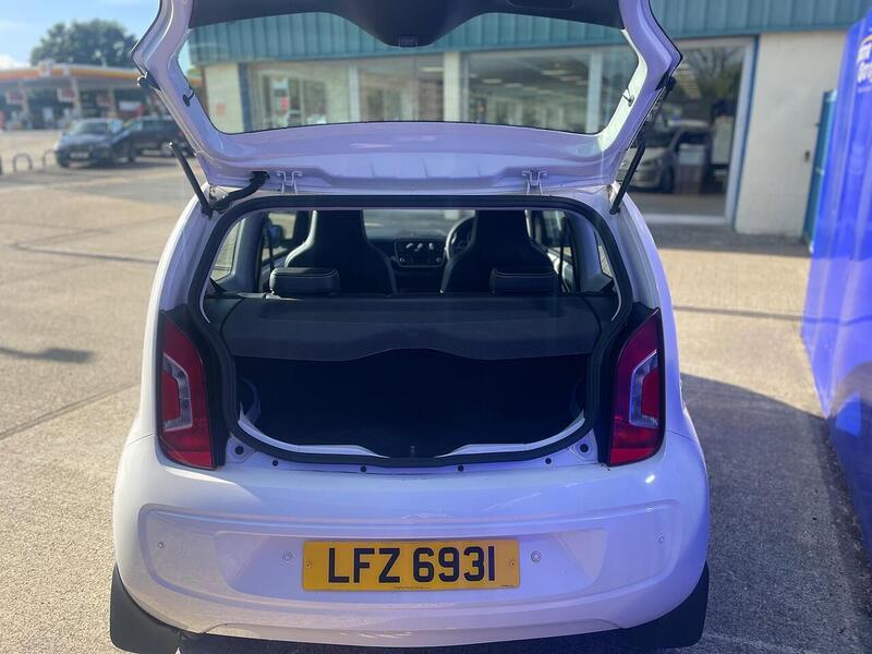 Volkswagen up! 1.0 High up! Hatchback 3dr Petrol Manual Euro 5 (75 ps) - U7243
