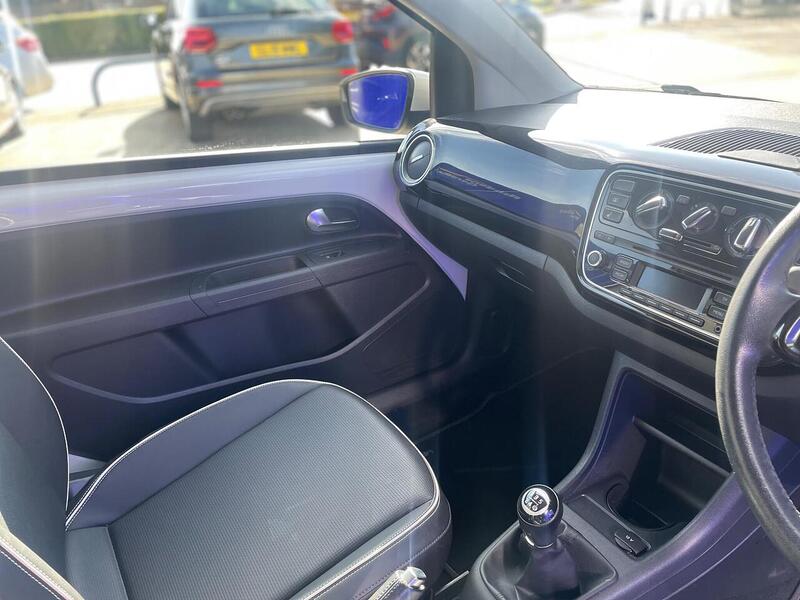 Volkswagen up! 1.0 High up! Hatchback 3dr Petrol Manual Euro 5 (75 ps) - U7243