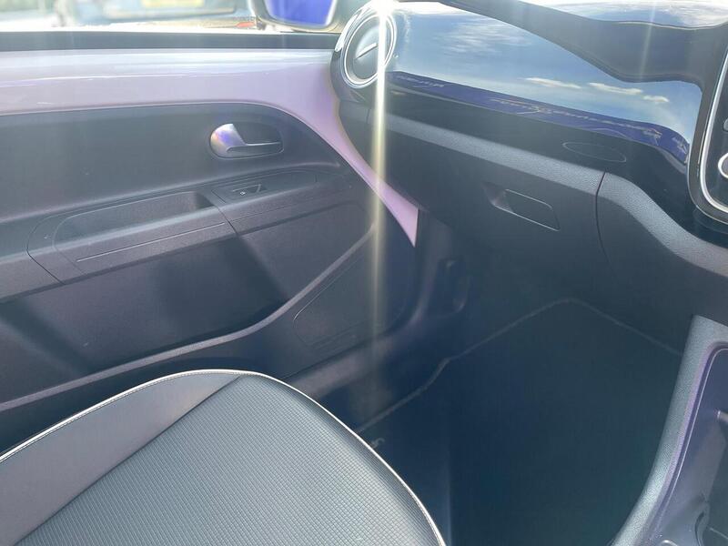 Volkswagen up! 1.0 High up! Hatchback 3dr Petrol Manual Euro 5 (75 ps) - U7243