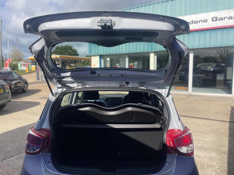 Hyundai i10 1.2 Premium Hatchback 5dr Petrol Auto Euro 6 (87 ps) - U7244