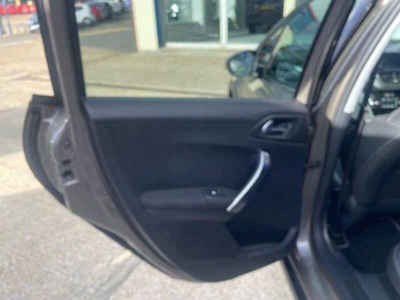 Peugeot 2008 1.2 PureTech Allure SUV 5dr Petrol Manual Euro 6 (82 ps) - U7254