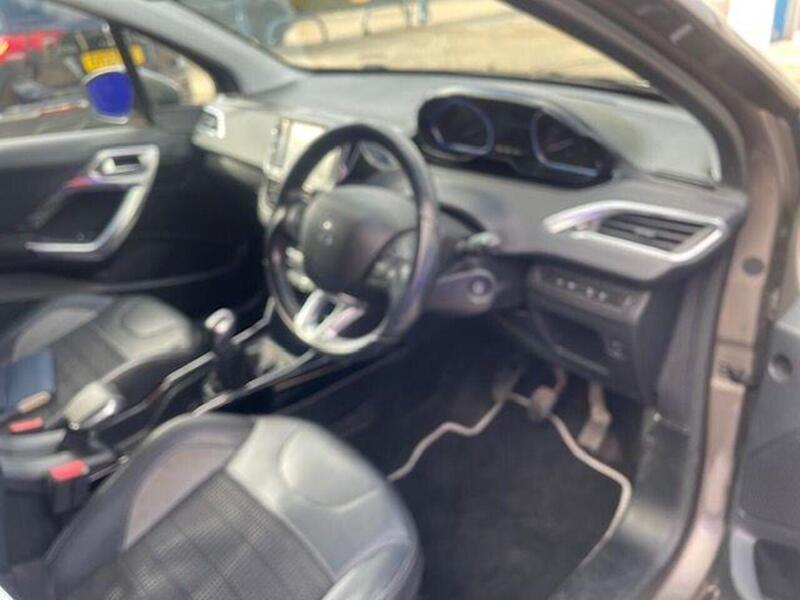 Peugeot 2008 1.2 PureTech Allure SUV 5dr Petrol Manual Euro 6 (82 ps) - U7254