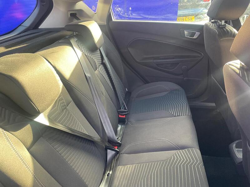 Ford Fiesta 1.6 Zetec Hatchback 5dr Petrol Powershift Euro 5 (105 ps) - U7275