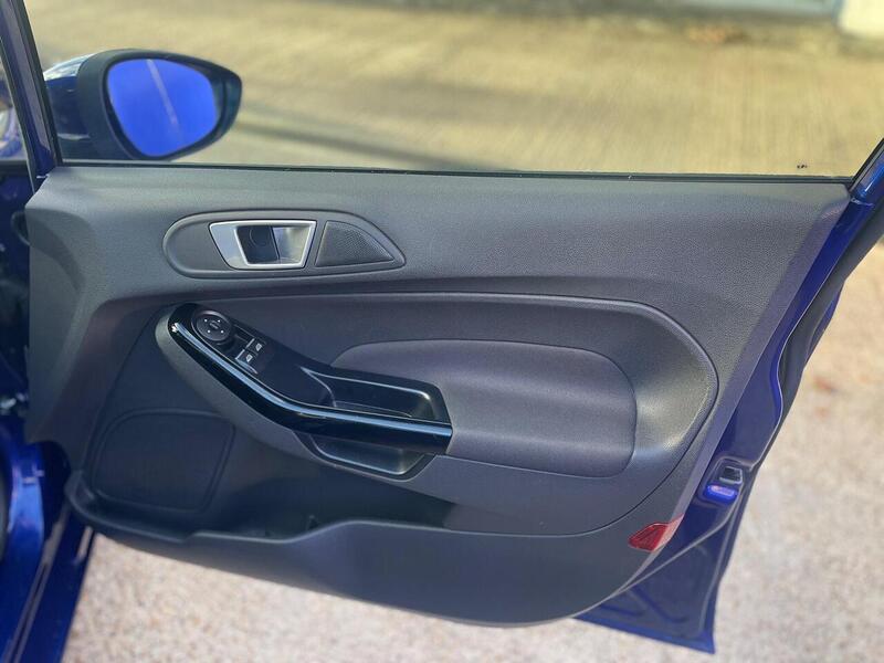 Ford Fiesta 1.6 Zetec Hatchback 5dr Petrol Powershift Euro 5 (105 ps) - U7275