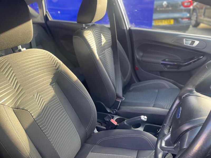 Ford Fiesta 1.6 Zetec Hatchback 5dr Petrol Powershift Euro 5 (105 ps) - U7275