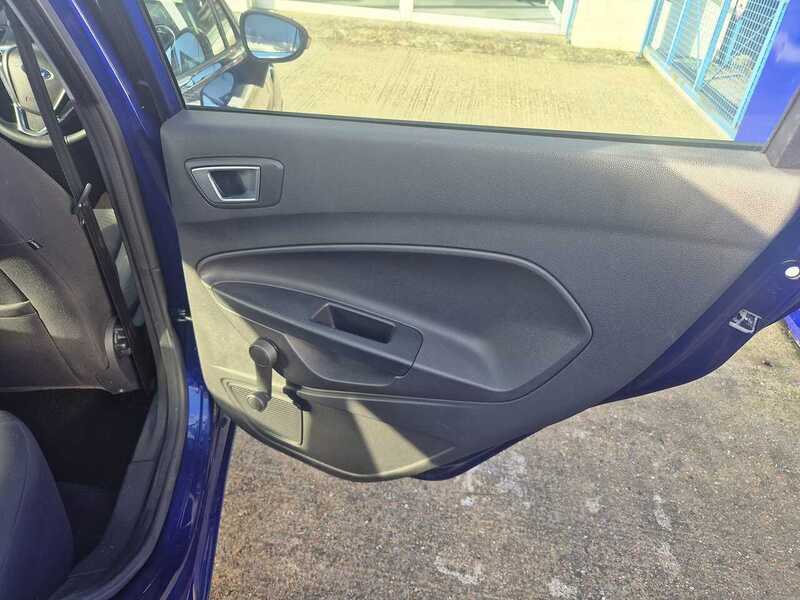 Ford Fiesta 1.6 Zetec Hatchback 5dr Petrol Powershift Euro 5 (105 ps) - U7275