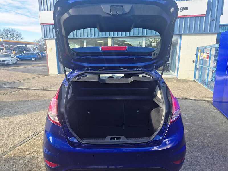 Ford Fiesta 1.6 Zetec Hatchback 5dr Petrol Powershift Euro 5 (105 ps) - U7275
