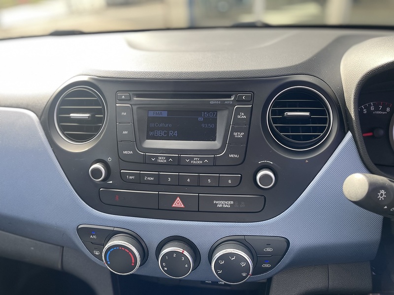 Hyundai i10 1.2 SE Hatchback 5dr Petrol Auto Euro 5 (87 ps) - U7279
