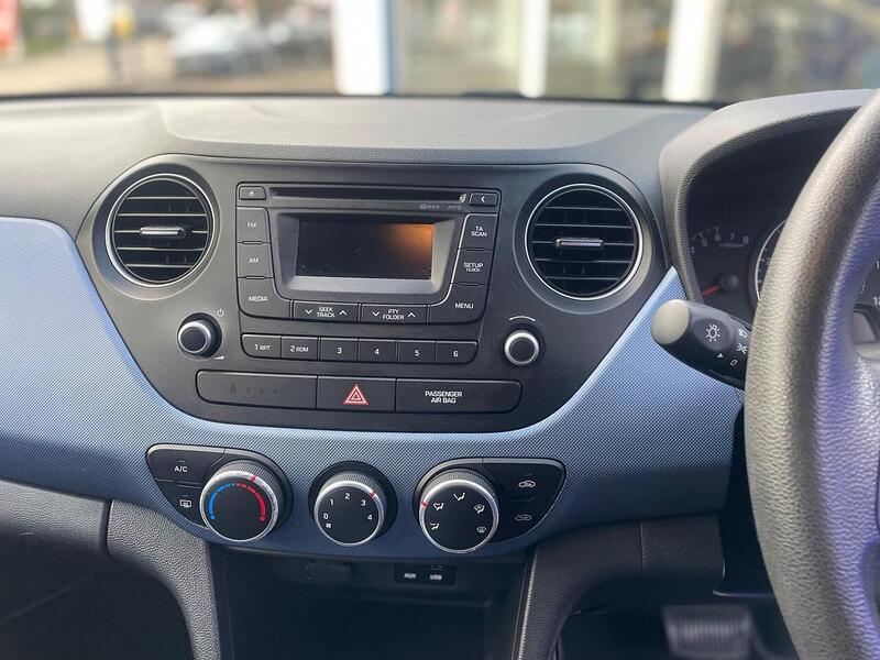 Hyundai i10 1.2 SE Hatchback 5dr Petrol Auto Euro 5 (87 ps) - U7279