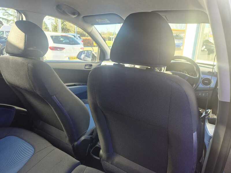 Hyundai i10 1.2 SE Hatchback 5dr Petrol Auto Euro 5 (87 ps) - U7279