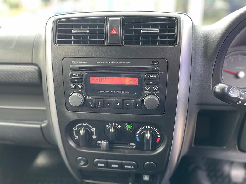 Suzuki Jimny 1.3 VVT SZ4 SUV 3dr Petrol Manual 4WD Euro 5 (85 ps) - U7281