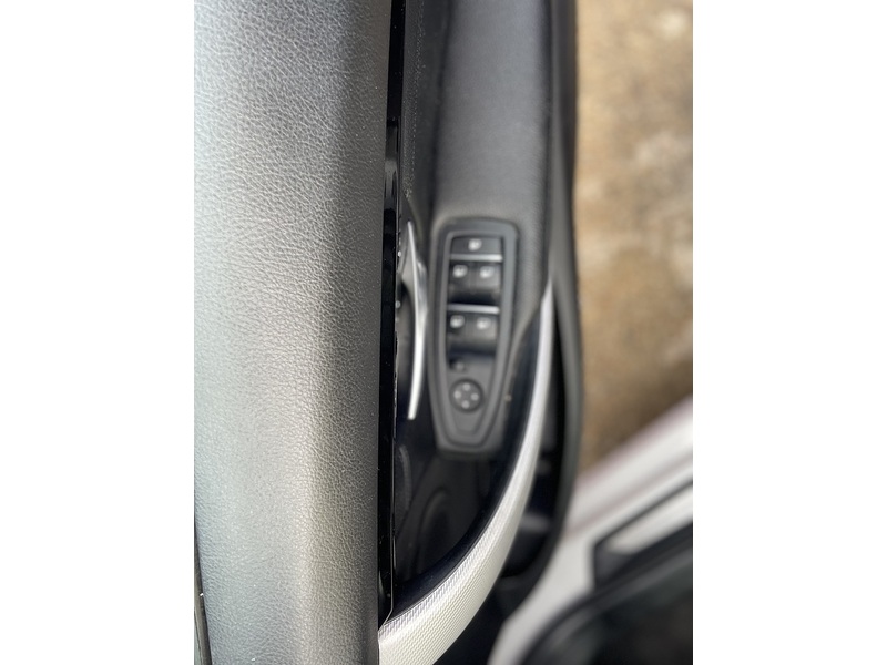 BMW 3 Series 320i M Sport - U7296