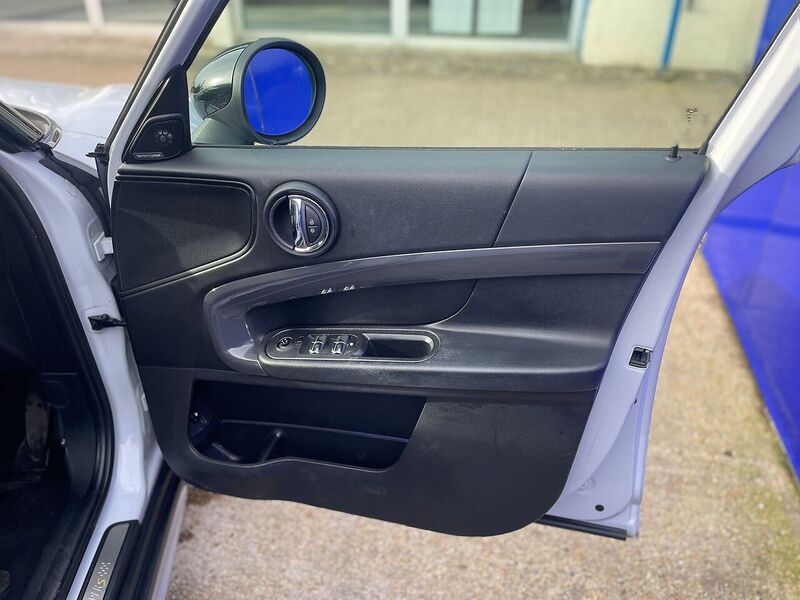 MINI Countryman Cooper SE Classic - U7306