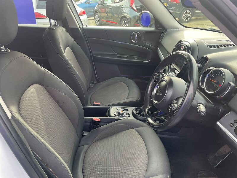 MINI Countryman Cooper SE Classic - U7306