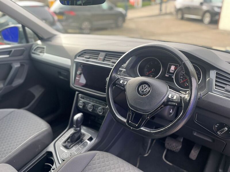 Volkswagen Tiguan TSI SE Navigation - U7310