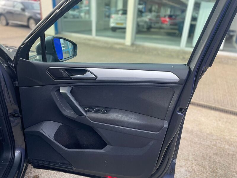 Volkswagen Tiguan TSI SE Navigation - U7310