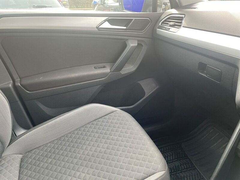 Volkswagen Tiguan TSI SE Navigation - U7310