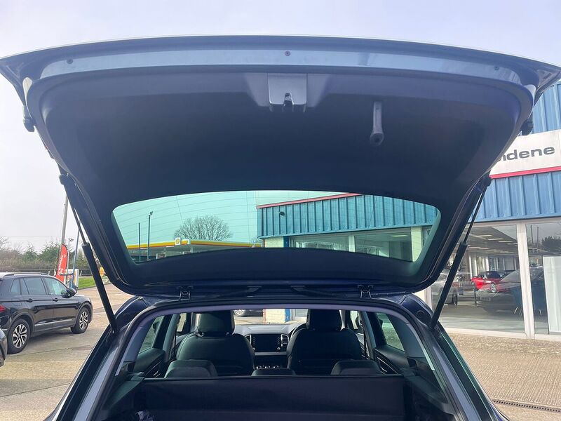 Skoda Karoq TSI SE L - U7311